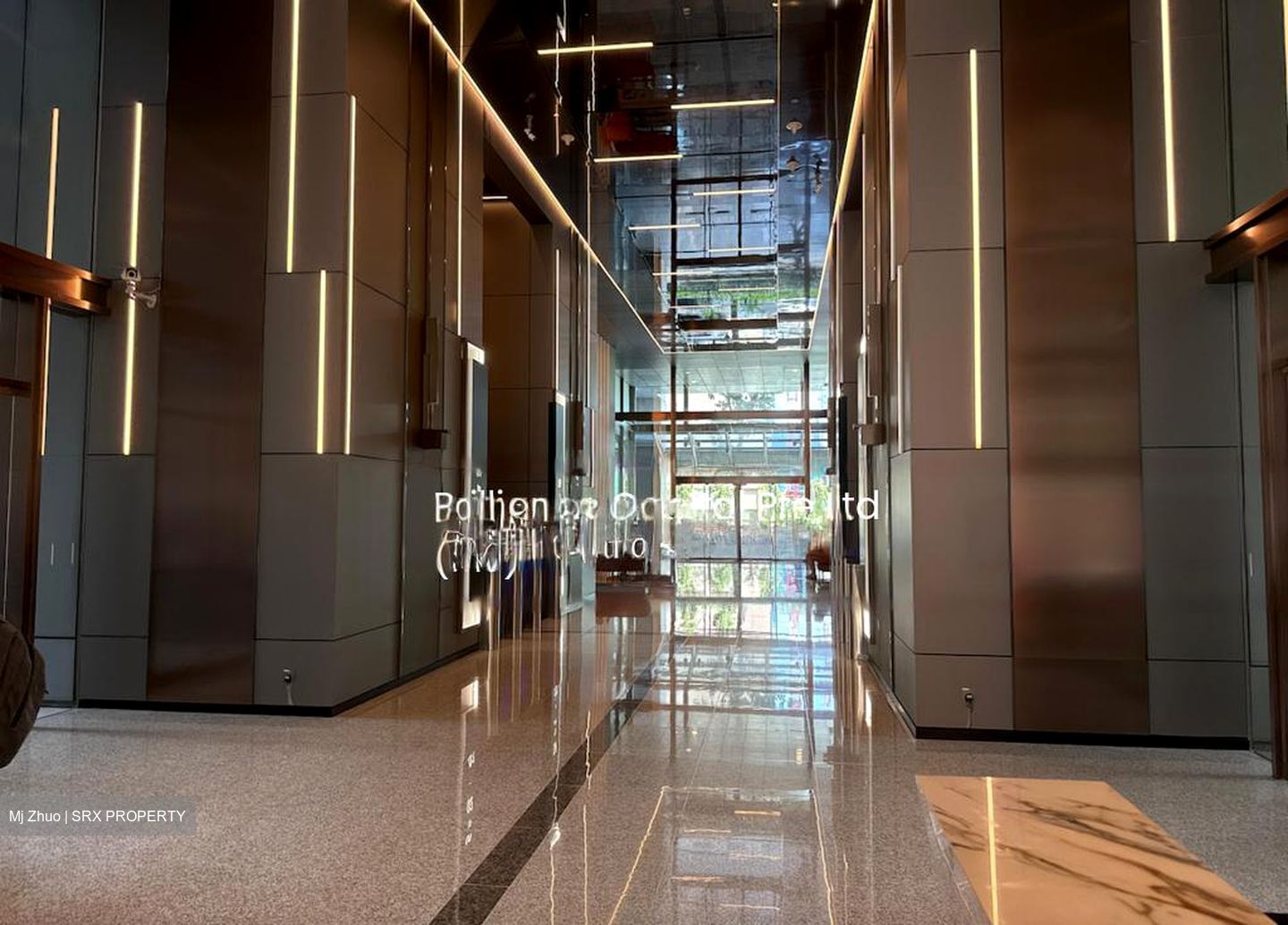 UE Square (D9), Office #497458961